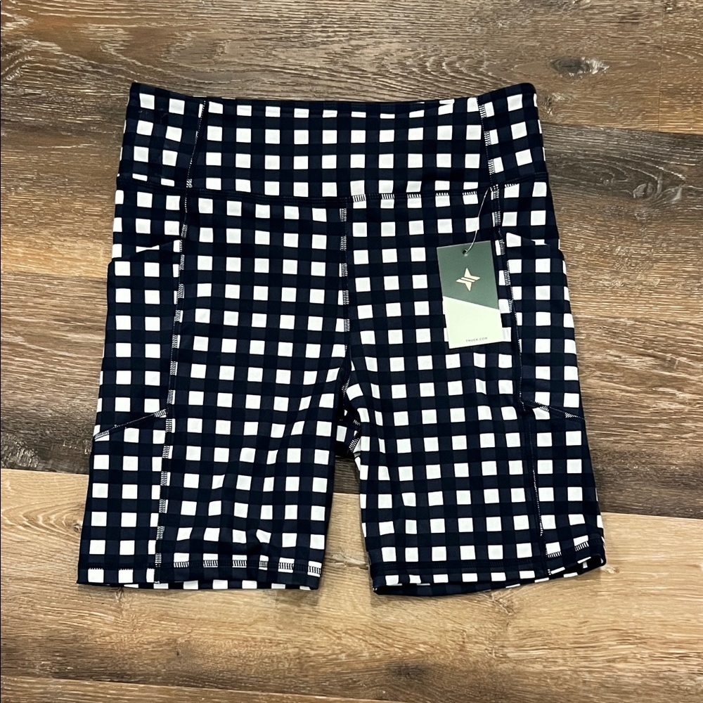 Tuckernuck Sport Navy Trellis 7 inch Compression bike short